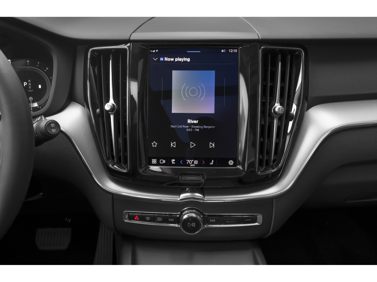2024 Volvo XC60 Ultimate Dark Theme