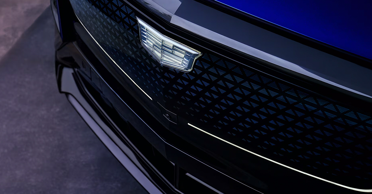 2025 Cadillac Lyriq barging and front logo