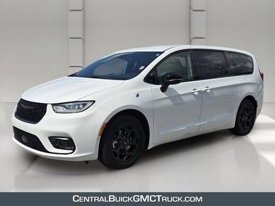 2024 Chrysler Pacifica Hybrid S Appearance Pkg