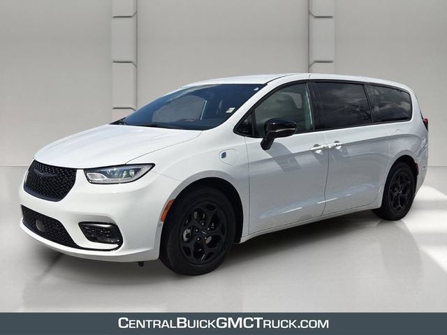2024 Chrysler Pacifica Hybrid S Appearance Pkg