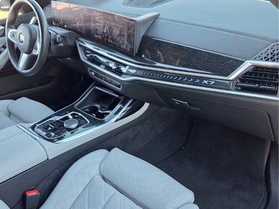 2025 BMW X7 xDrive40i