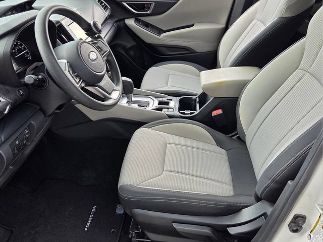 2023 Subaru Forester Base