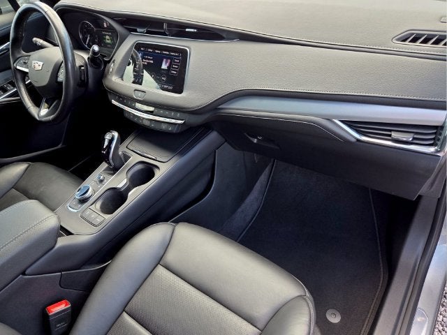 2023 Cadillac XT4 FWD Premium Luxury
