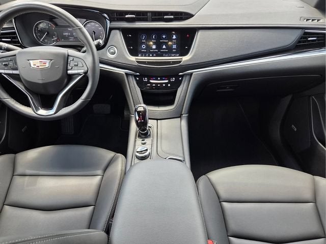 2025 Cadillac XT6 Luxury