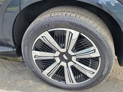 2025 Cadillac ESCALADE IQ Luxury 2