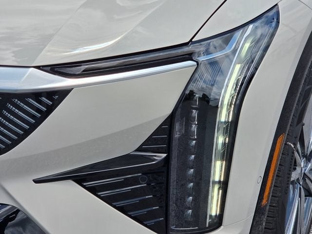 2027 Cadillac OPTIQ Premium Luxury - Photo 10