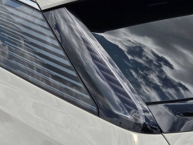 2027 Cadillac OPTIQ Premium Luxury - Photo 11