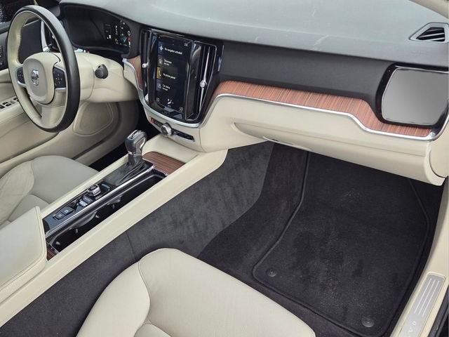 2019 Volvo S60 Momentum - Photo 18