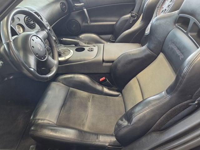 2004 Dodge Viper SRT10