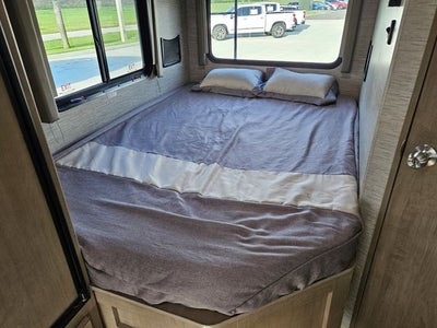 2021 Ford E-Series Cutaway Base