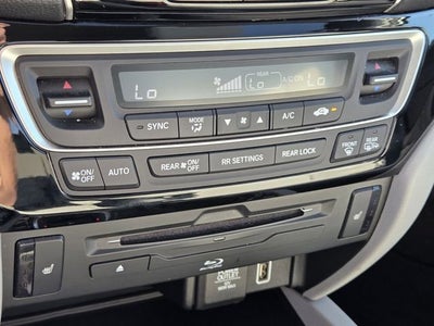 2019 Honda Pilot Touring 8-Passenger