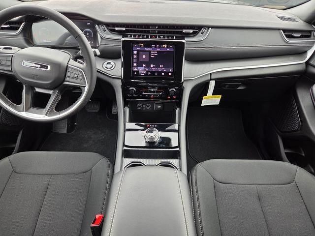 2026 Jeep Grand Cherokee Laredo 4x4