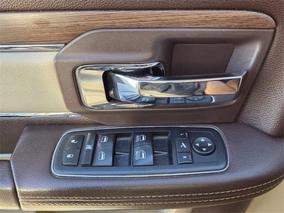 2017 RAM 1500 Laramie 4x2 Crew Cab 5'7" Box