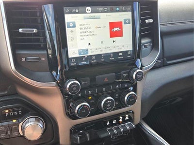2022 RAM 1500 Laramie 4x4 Crew Cab 5'7" Box