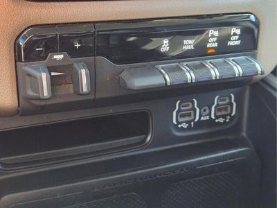2022 RAM 1500 Laramie 4x4 Crew Cab 5'7" Box