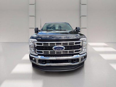 2025 Ford Super Duty F-350 DRW XLT 4WD Crew Cab 8' Box