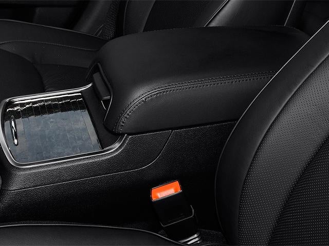 2014 Chrysler 300 4dr Sdn RWD