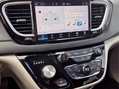 2023 Chrysler Pacifica Touring L FWD