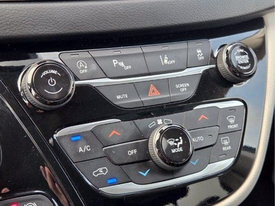 2023 Chrysler Pacifica Touring L FWD