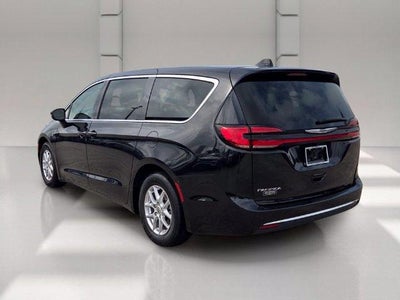 2023 Chrysler Pacifica Touring L FWD