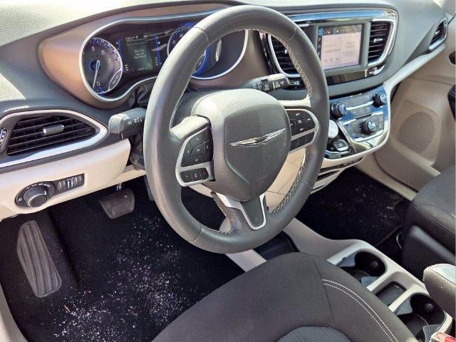 2023 Chrysler Voyager LX FWD