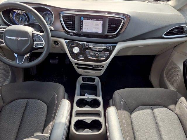 2023 Chrysler Voyager LX FWD