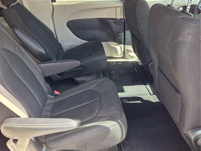 2023 Chrysler Voyager LX FWD