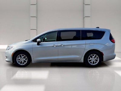 2023 Chrysler Voyager LX FWD