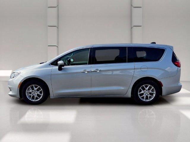 2023 Chrysler Voyager LX FWD