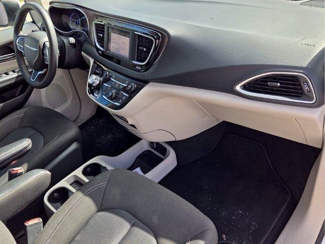 2023 Chrysler Voyager LX FWD