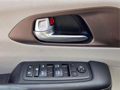 2023 Chrysler Voyager LX FWD