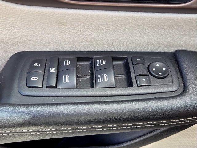 2023 Chrysler Voyager LX FWD