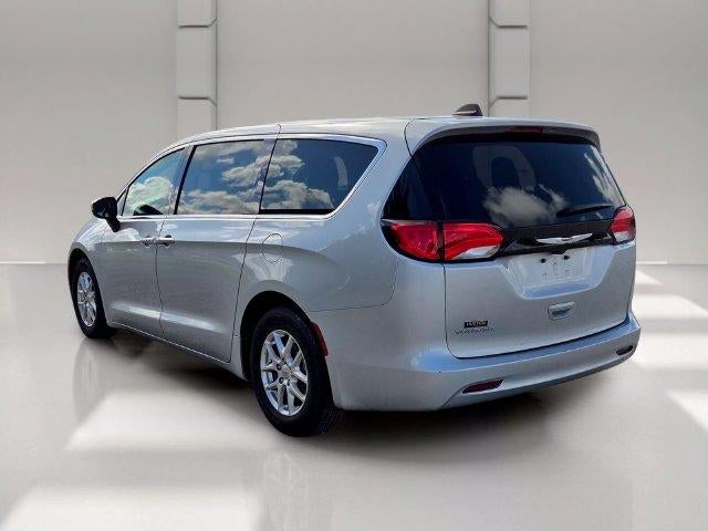 2023 Chrysler Voyager LX FWD
