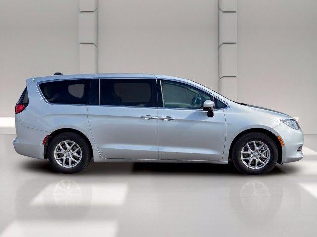 2023 Chrysler Voyager LX FWD