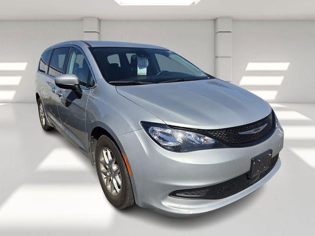 2023 Chrysler Voyager LX FWD