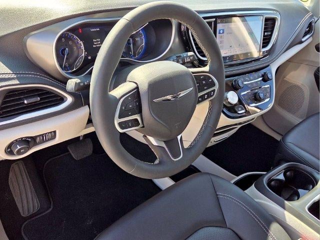 2024 Chrysler Pacifica Touring L AWD