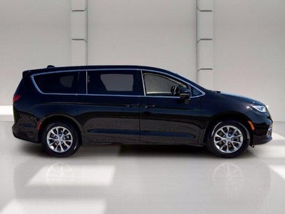 2024 Chrysler Pacifica Touring L AWD