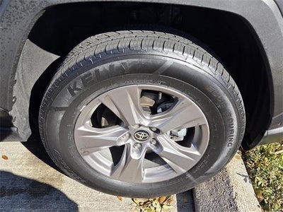 2025 Toyota RAV4 XLE AWD (Natl)