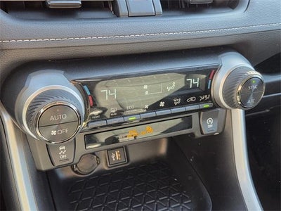 2025 Toyota RAV4 XLE AWD (Natl)