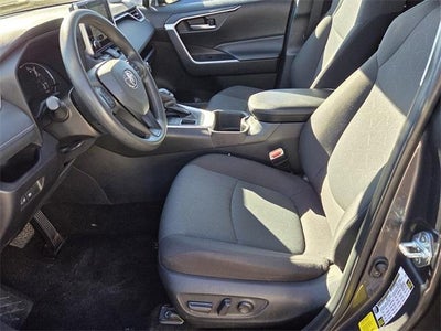 2025 Toyota RAV4 XLE AWD (Natl)