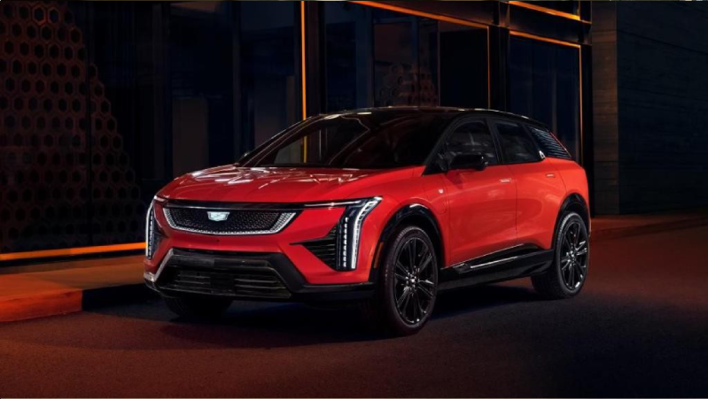 2025 Cadillac Optiq AWD Luxury 1